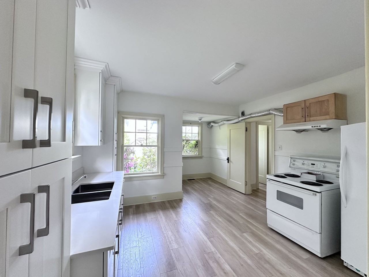 5030 Blenheim Street - Photo 2 of 18