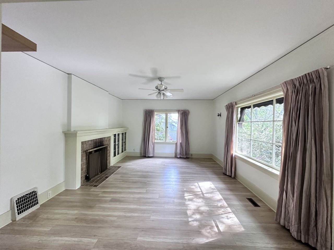 5030 Blenheim Street - Photo 6 of 18