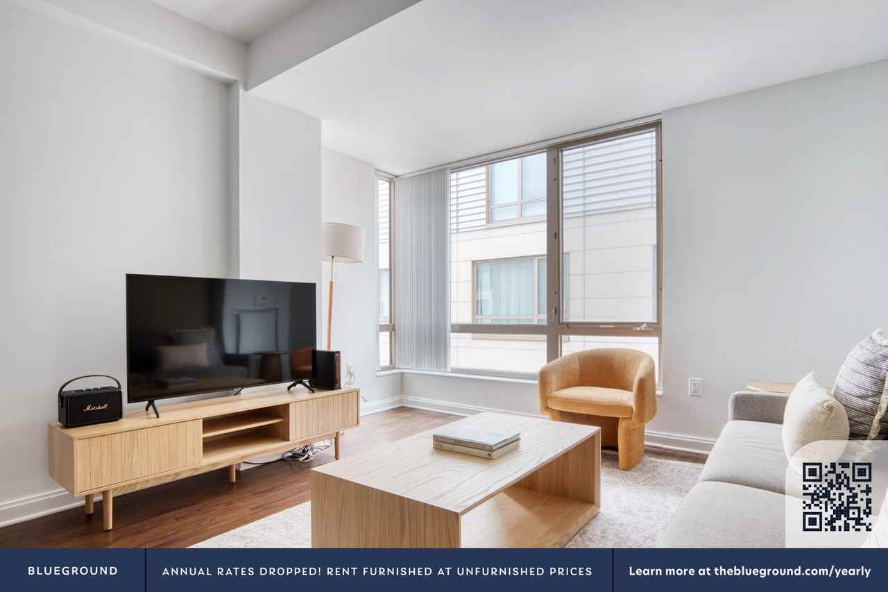 285 3rd St #838 - Photo 4 of 33