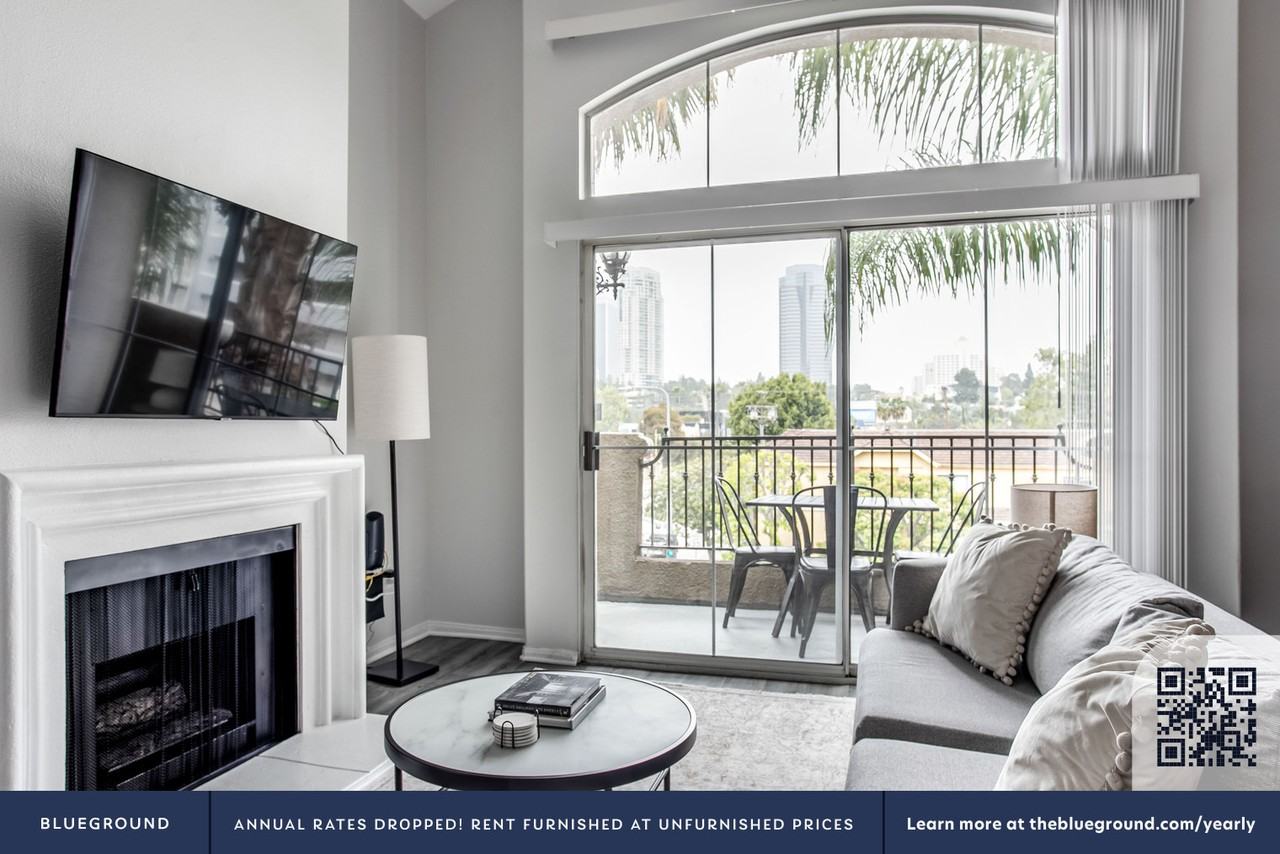 2201 S Beverly Glen Blvd #1055 - Photo 3 of 28