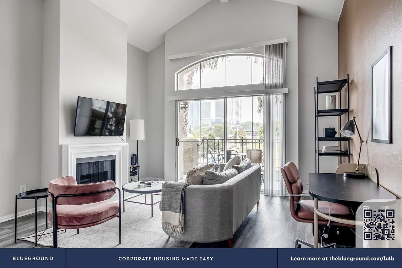 2201 S Beverly Glen Blvd #1055 - Photo 5 of 28