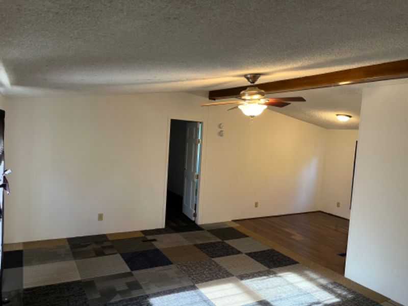 9590 Sw Mcadoo Rd - Photo 4 of 24