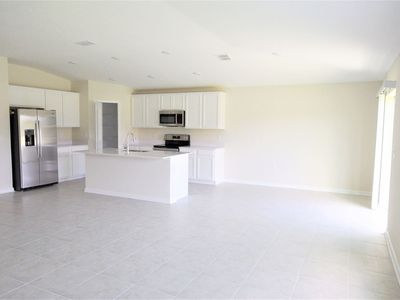 327 Macarthur St - Photo 5 of 15