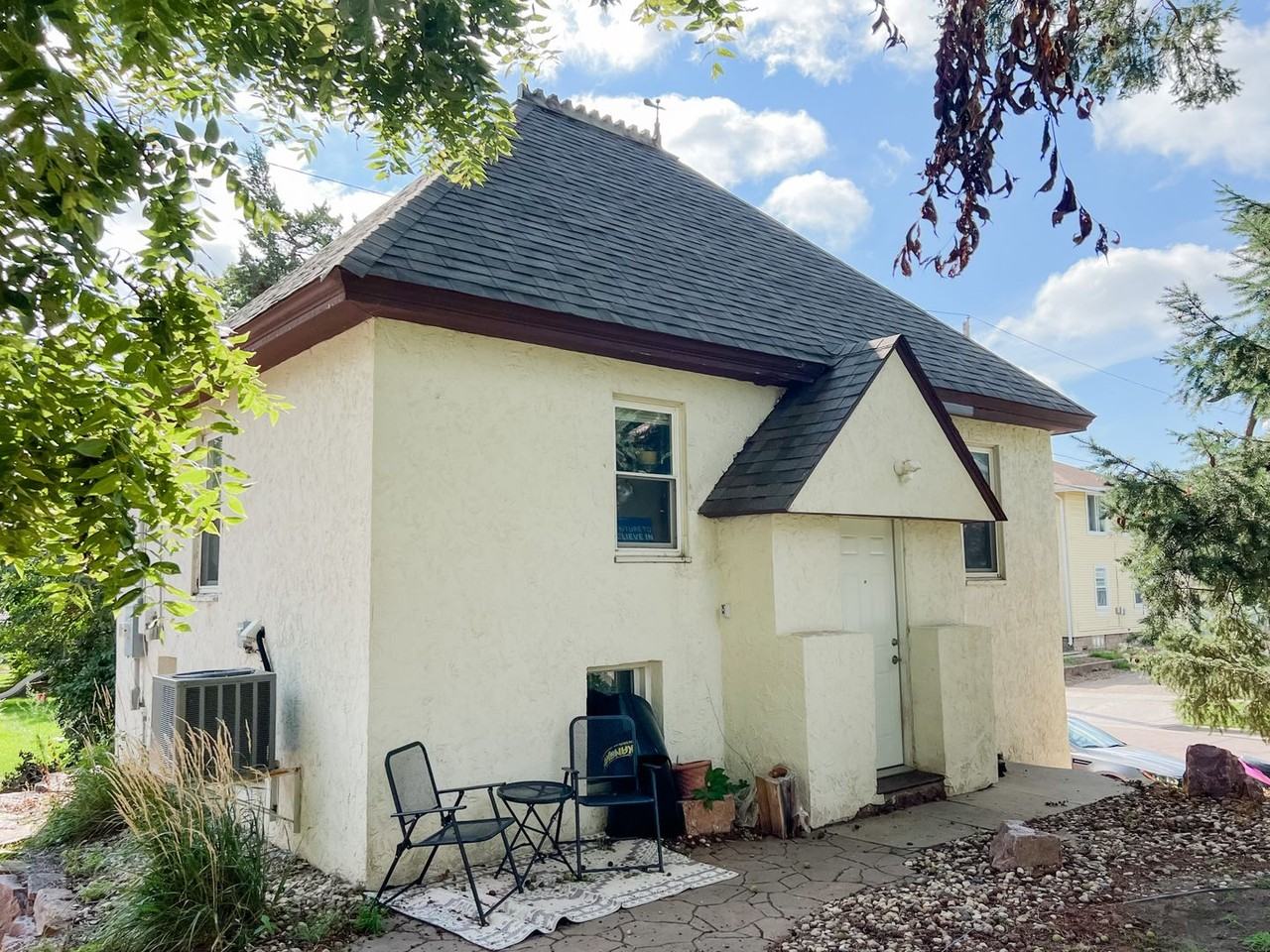 210 E 15th St - Photo 3 of 13