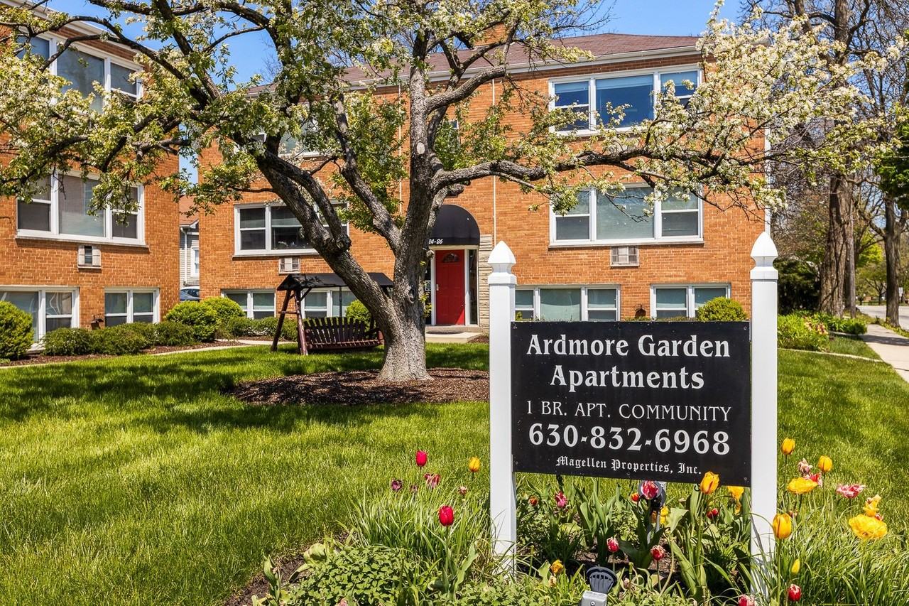 Ardmore Garden Apartments in Villa Park - Photo 2 of 23