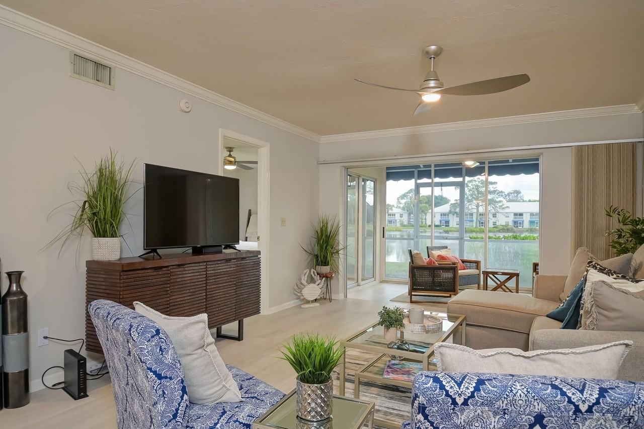 816 Gulf Pavilion Dr #102 - Photo 3 of 29