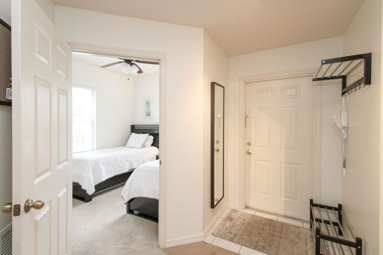 519 Roma Ct #3208 - Photo 4 of 50