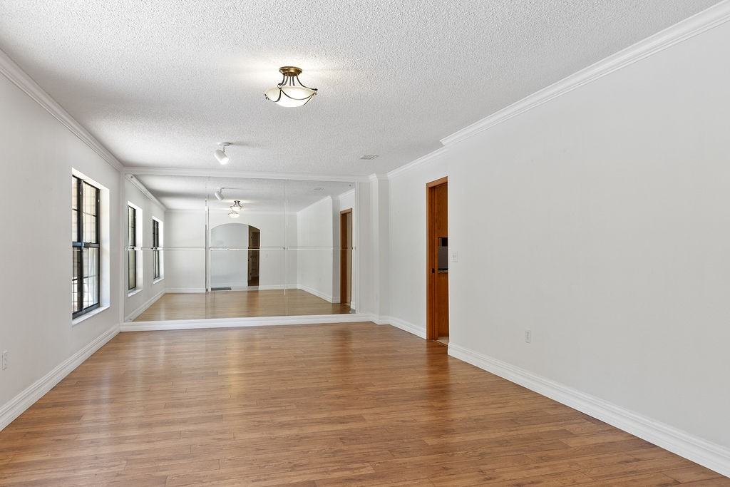 1320 Trail By The Lk #1 - Photo 3 of 10