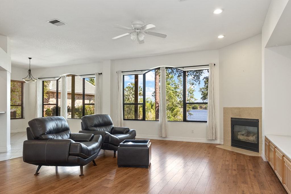 1320 Trail By The Lk #1 - Photo 4 of 10