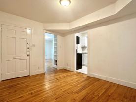 912 W 22nd 1/2 St #H - Photo 1 of 1