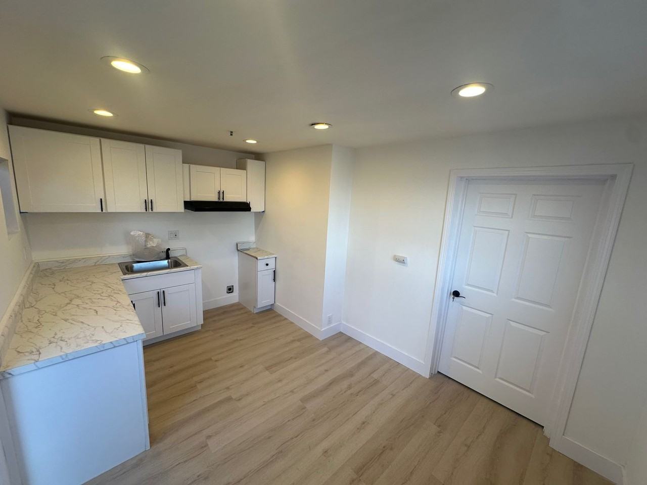 34 Lewis Ave Unit A - Photo 2 of 7