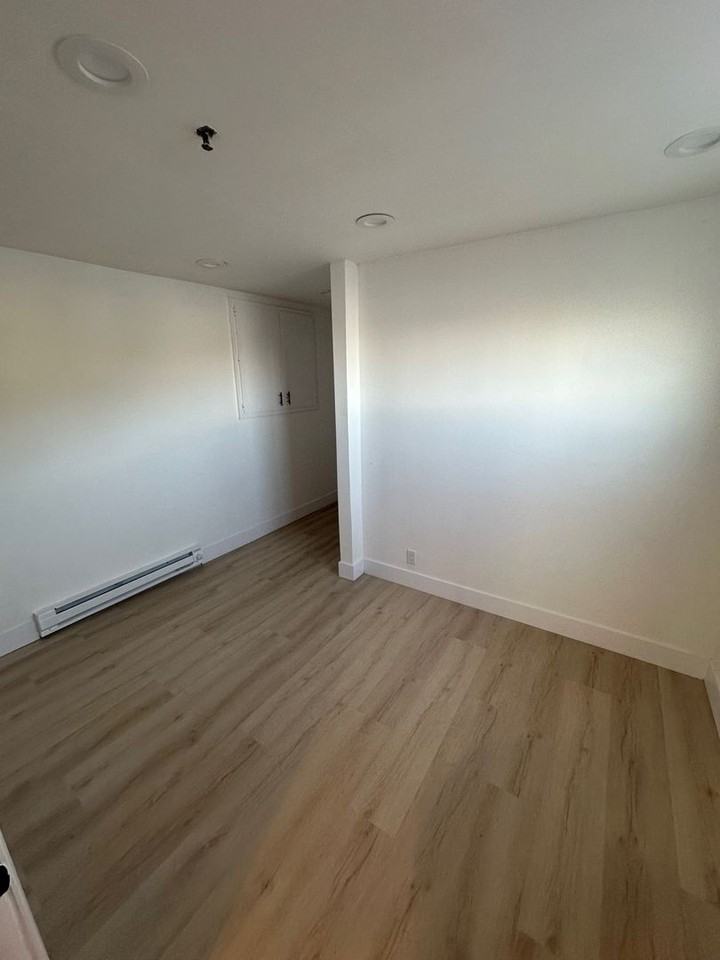 34 Lewis Ave Unit A - Photo 3 of 7