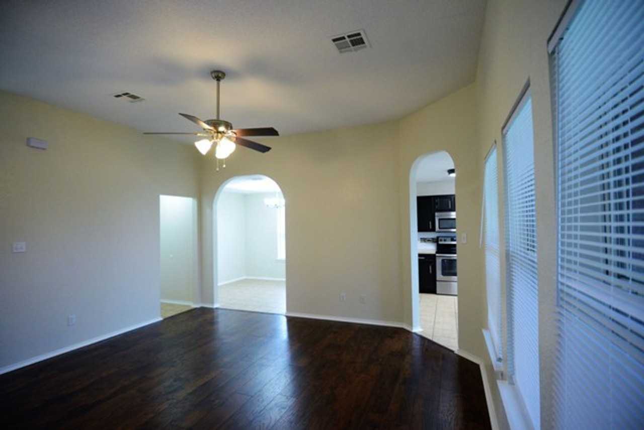 2909 Maria Dr - Photo 4 of 20