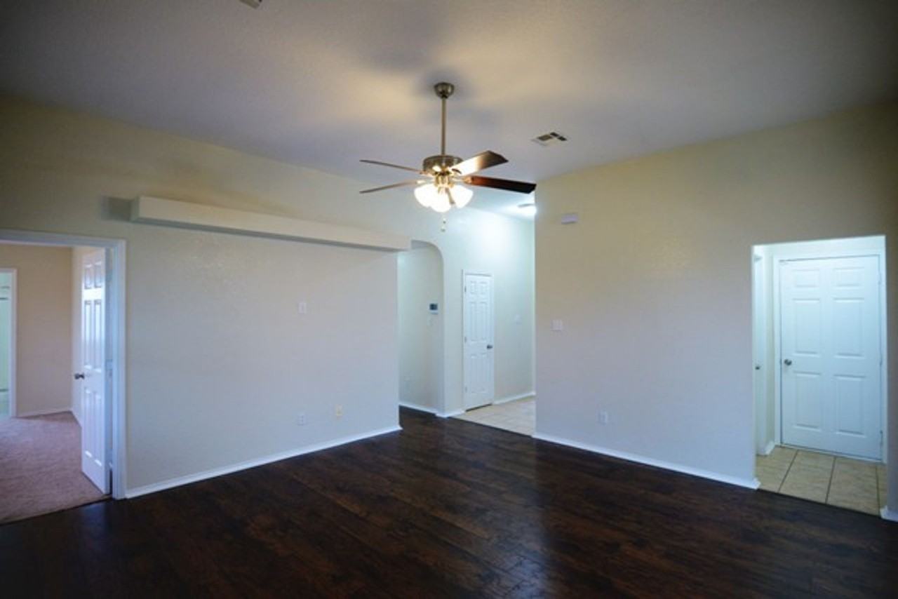 2909 Maria Dr - Photo 5 of 20