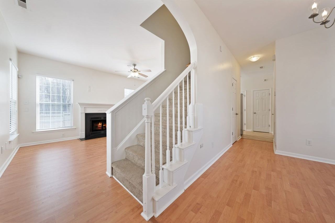 23 Keswick Ct - Photo 2 of 16