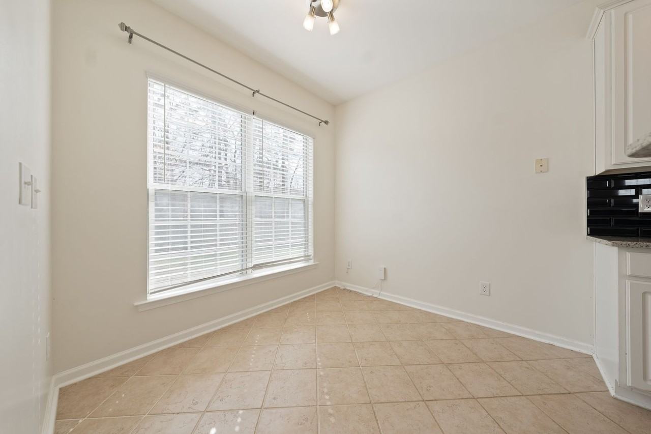 23 Keswick Ct - Photo 4 of 16