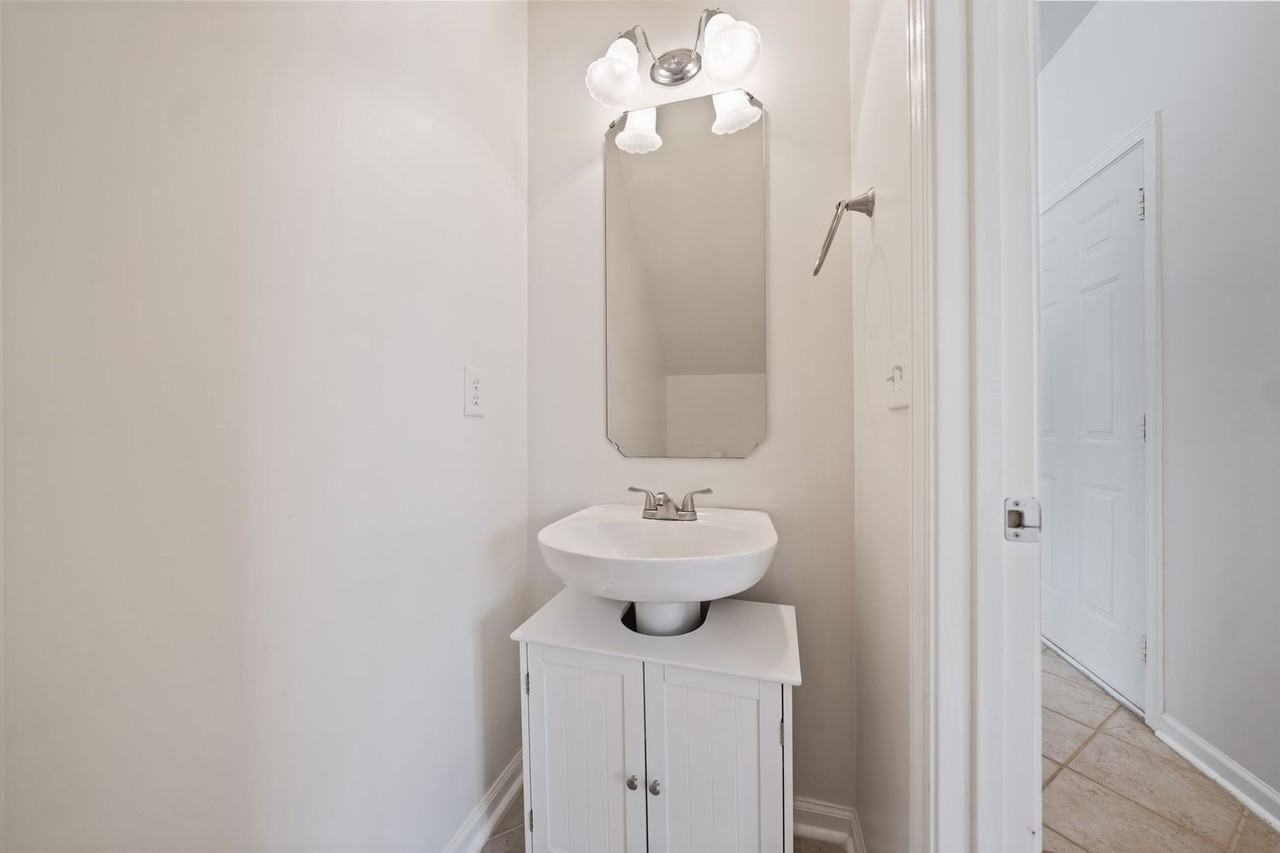 23 Keswick Ct - Photo 7 of 16