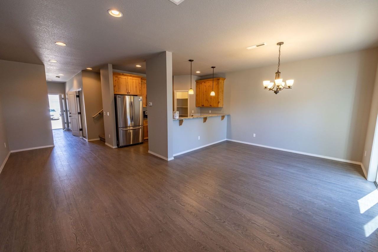 13704 Ne 64th Cir - Photo 3 of 18