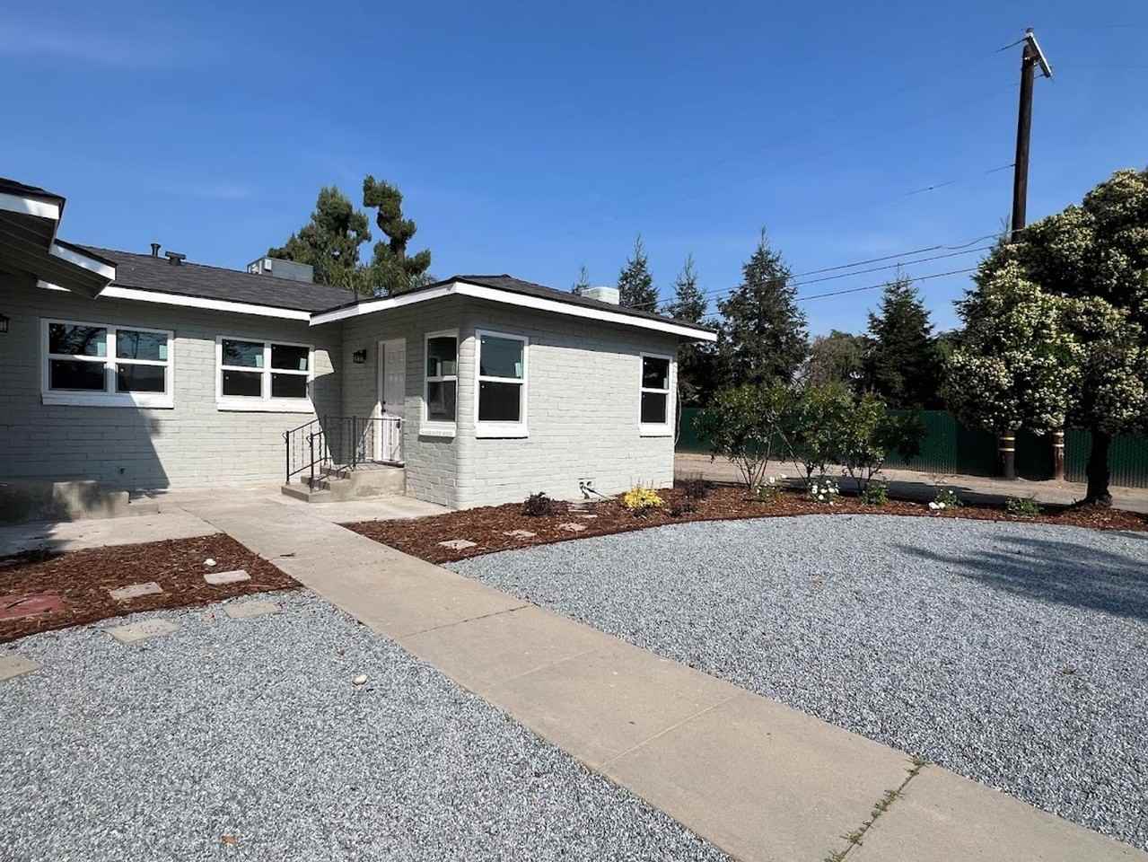 225 N Reed Ave - Photo 3 of 24