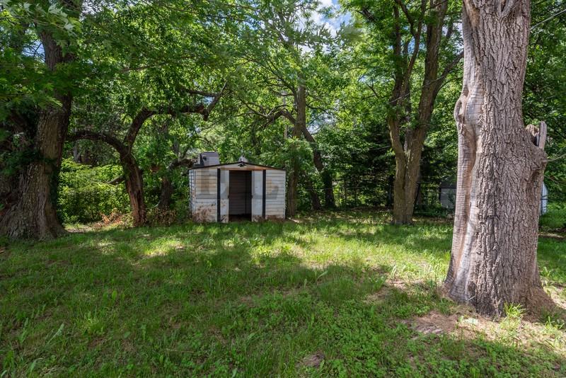 533 S Westview Dr - Photo 6 of 26