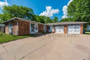 featured image of 1318 E Peach Ave