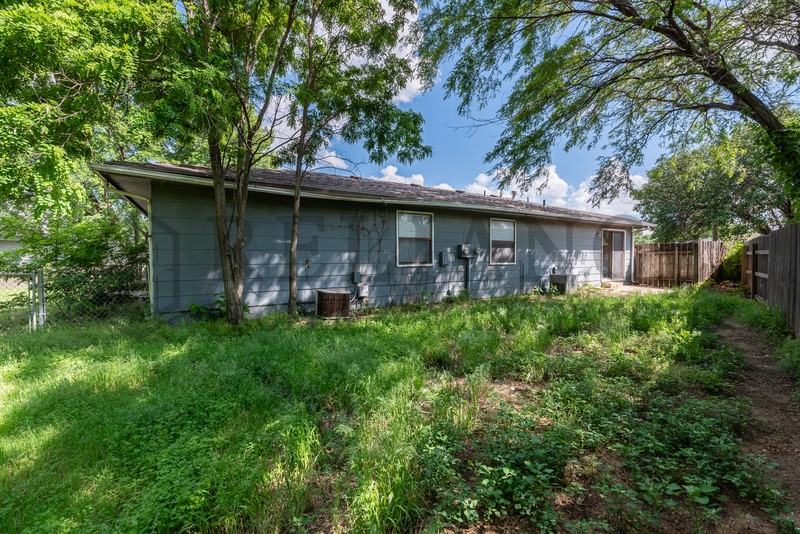 1318 E Peach Ave - Photo 3 of 16