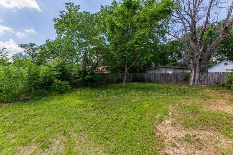 2223 W Martha St - Photo 4 of 24