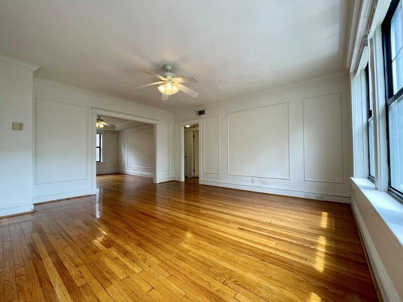 6323 S Rosebury Ave - Photo 2 of 29