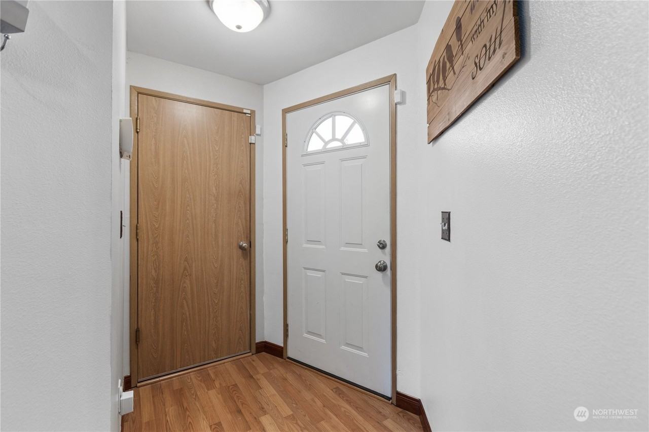10207 59th Dr Ne #NA - Photo 3 of 20