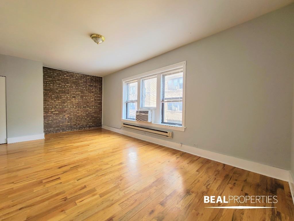 3724 N Pine Grove Ave #CLE2 - Photo 3 of 12