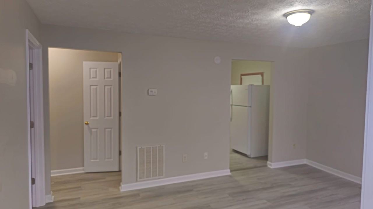 169 169 171 Hamilton Circle #171 - Photo 2 of 25
