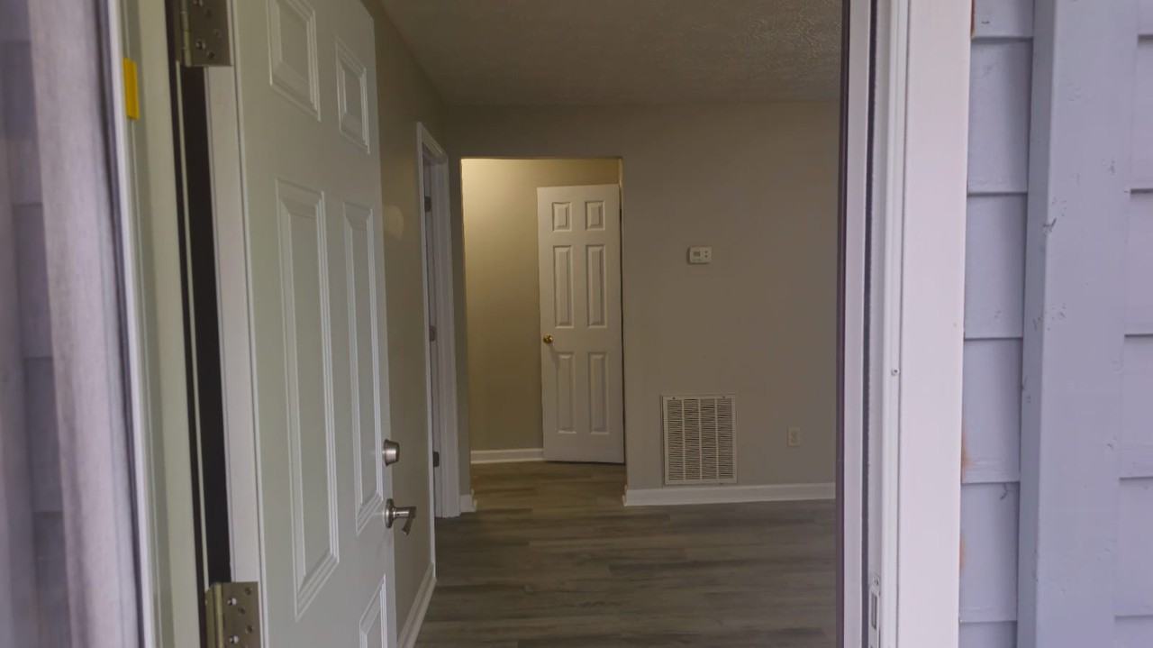 169 169 171 Hamilton Circle #171 - Photo 3 of 25