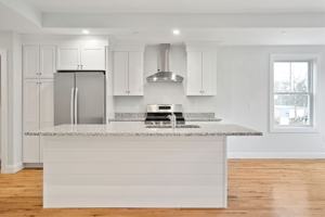 featured image of 2 Laurens Dr