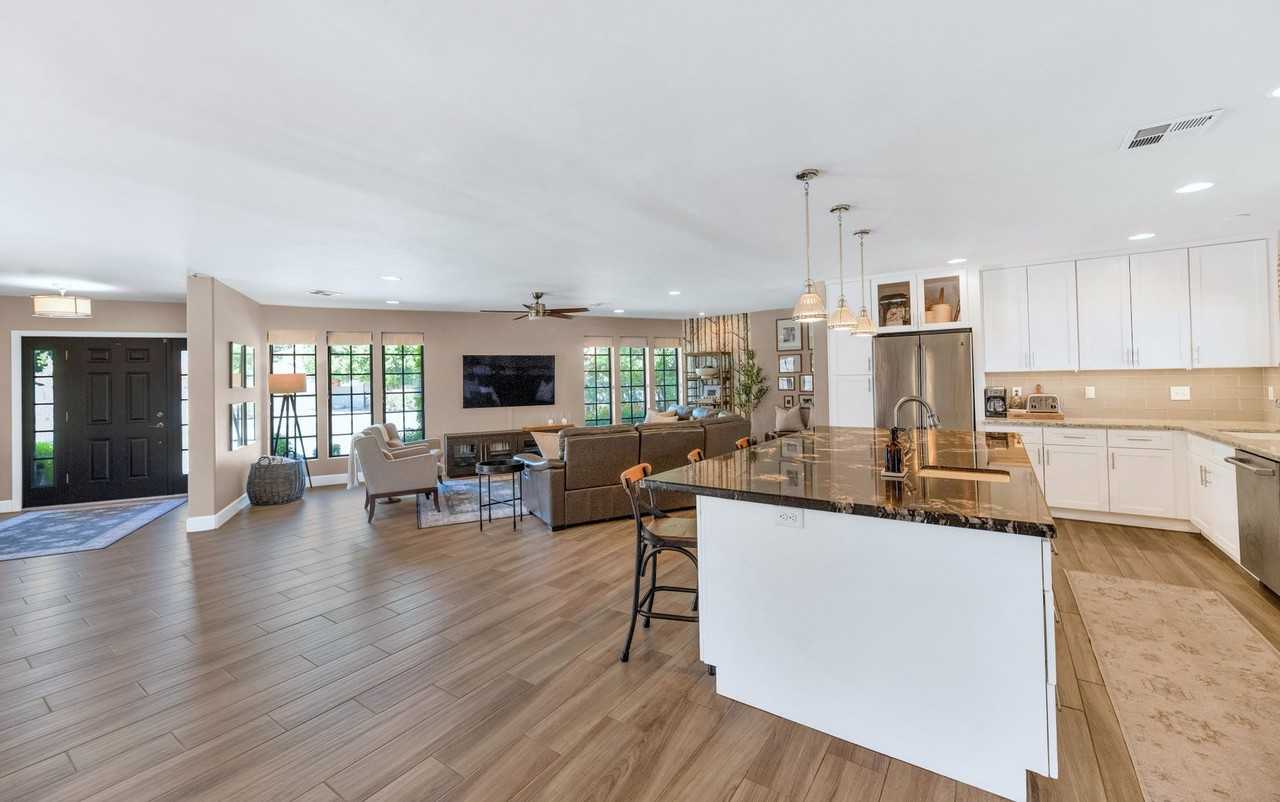 5971 E Orange Blossom Ln - Photo 2 of 25