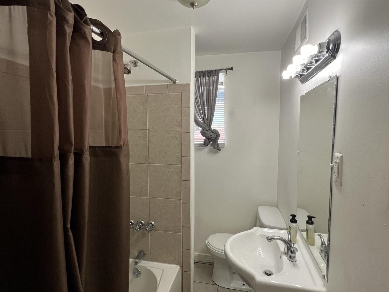 1833 Point Breeze Ave #2 - Photo 2 of 8