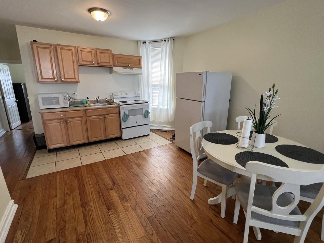 1833 Point Breeze Ave #2 - Photo 4 of 8