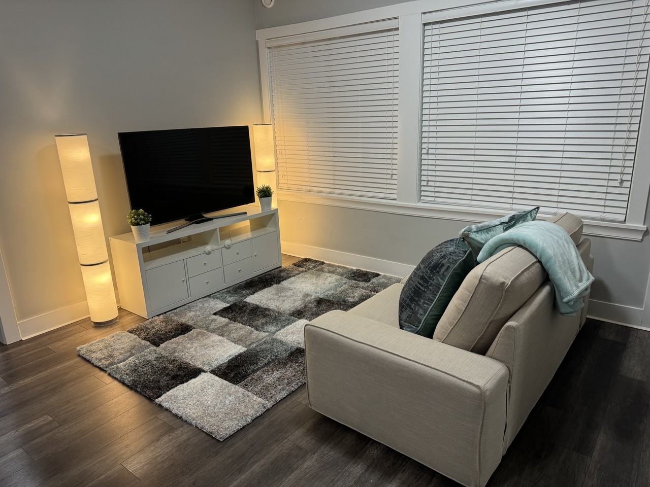 299 Montgomery Street - Photo 2 of 19