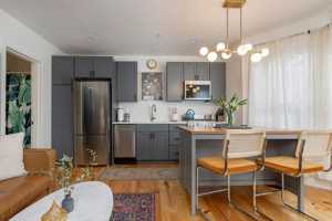 featured image of 7 Russell St