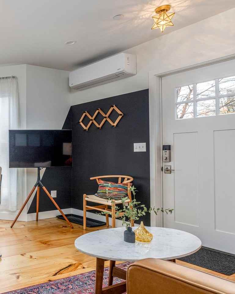 7 Russell St - Photo 2 of 15