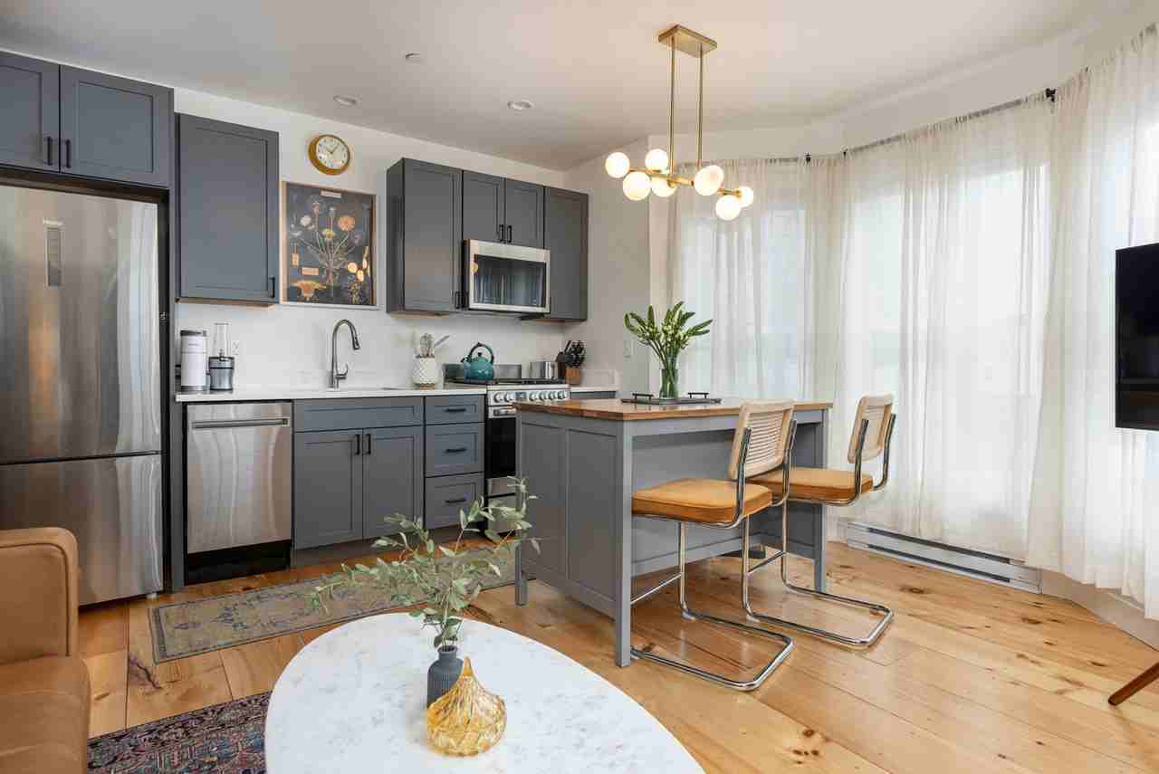 7 Russell St - Photo 6 of 15