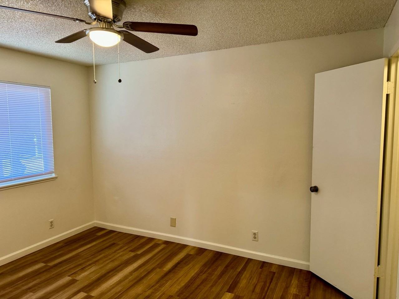 952 Kovak Ct - Photo 2 of 10