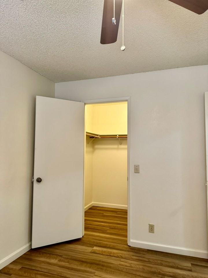 952 Kovak Ct - Photo 4 of 10