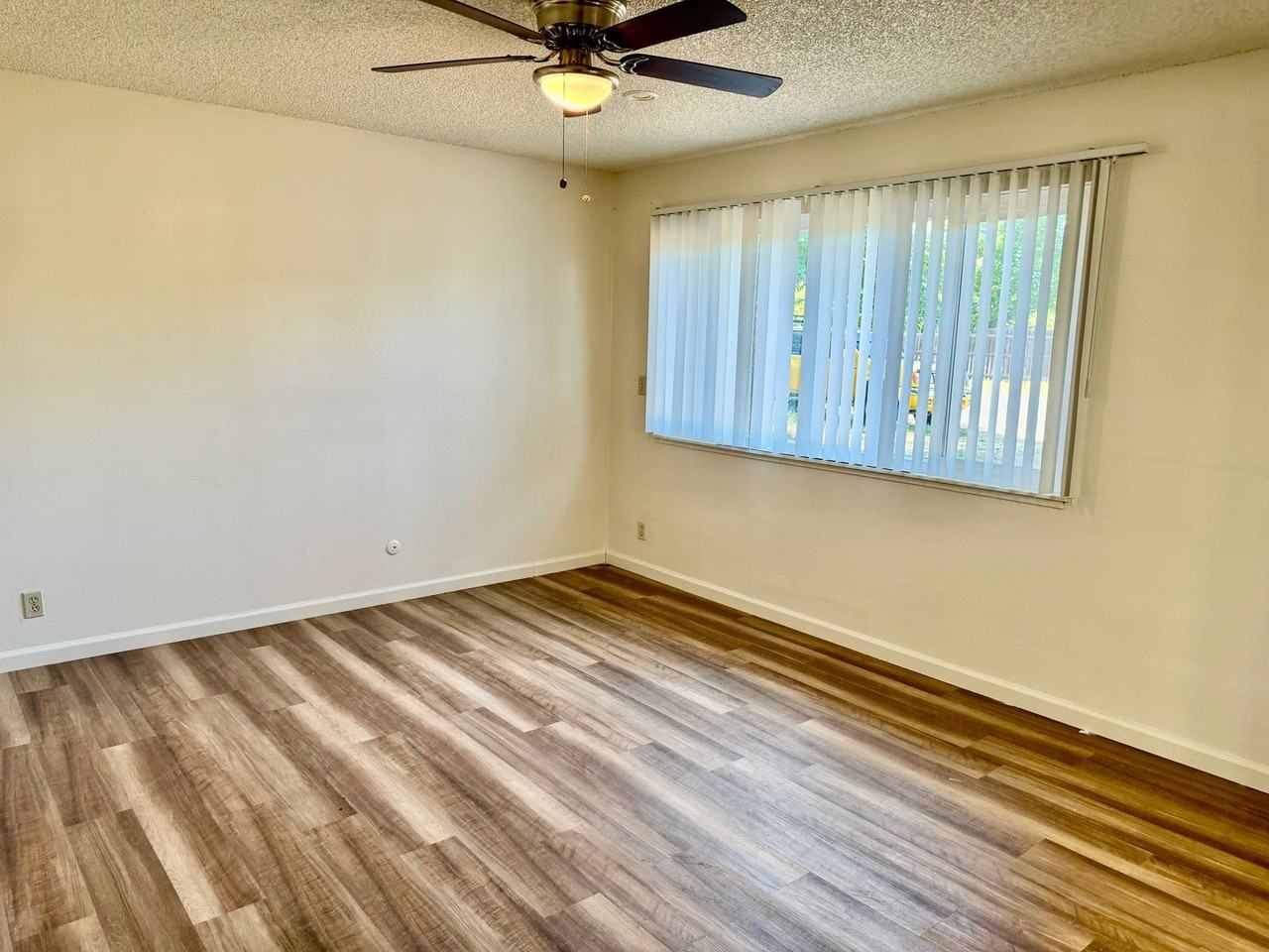 952 Kovak Ct - Photo 7 of 10
