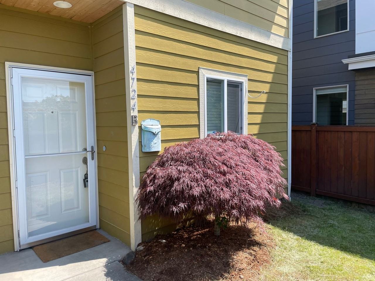 4724 Delridge Way Southwest #B - Photo 2 of 20