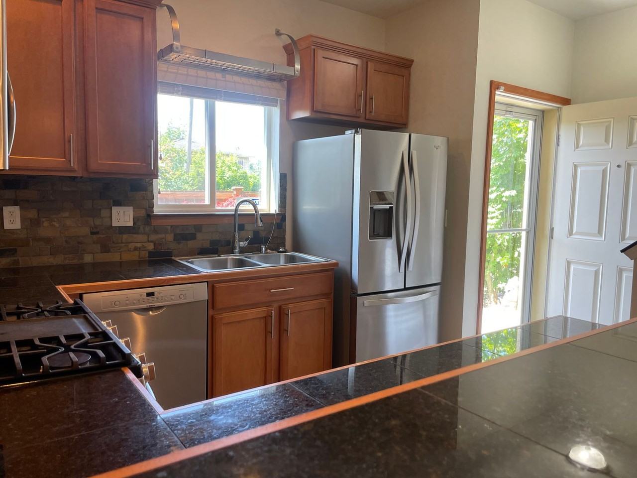 4724 Delridge Way Southwest #B - Photo 6 of 20