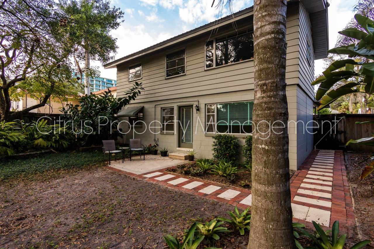 708 E Church St - Photo 2 of 20