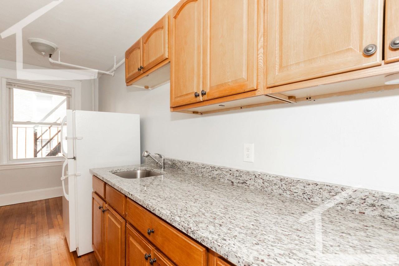 1597 Commonwealth Ave - Photo 6 of 7