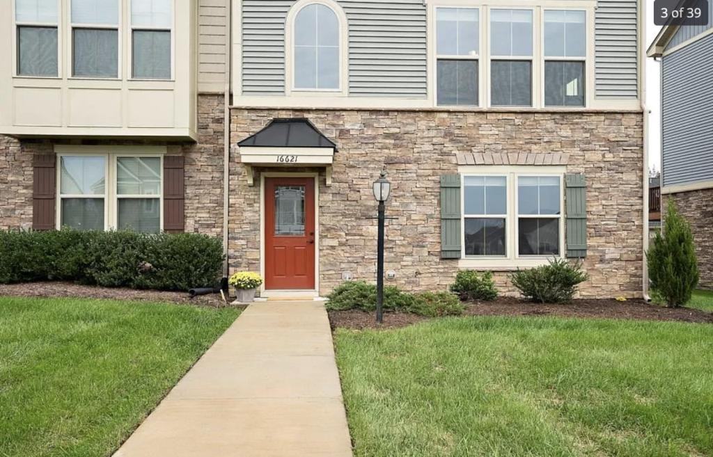 16621 Gossamer Dr - Photo 3 of 39