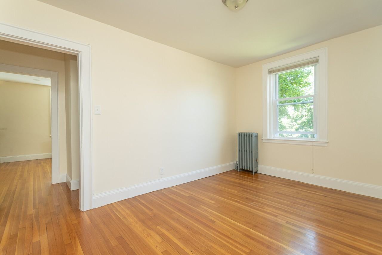 138 Highland Ave #15 - Photo 3 of 10