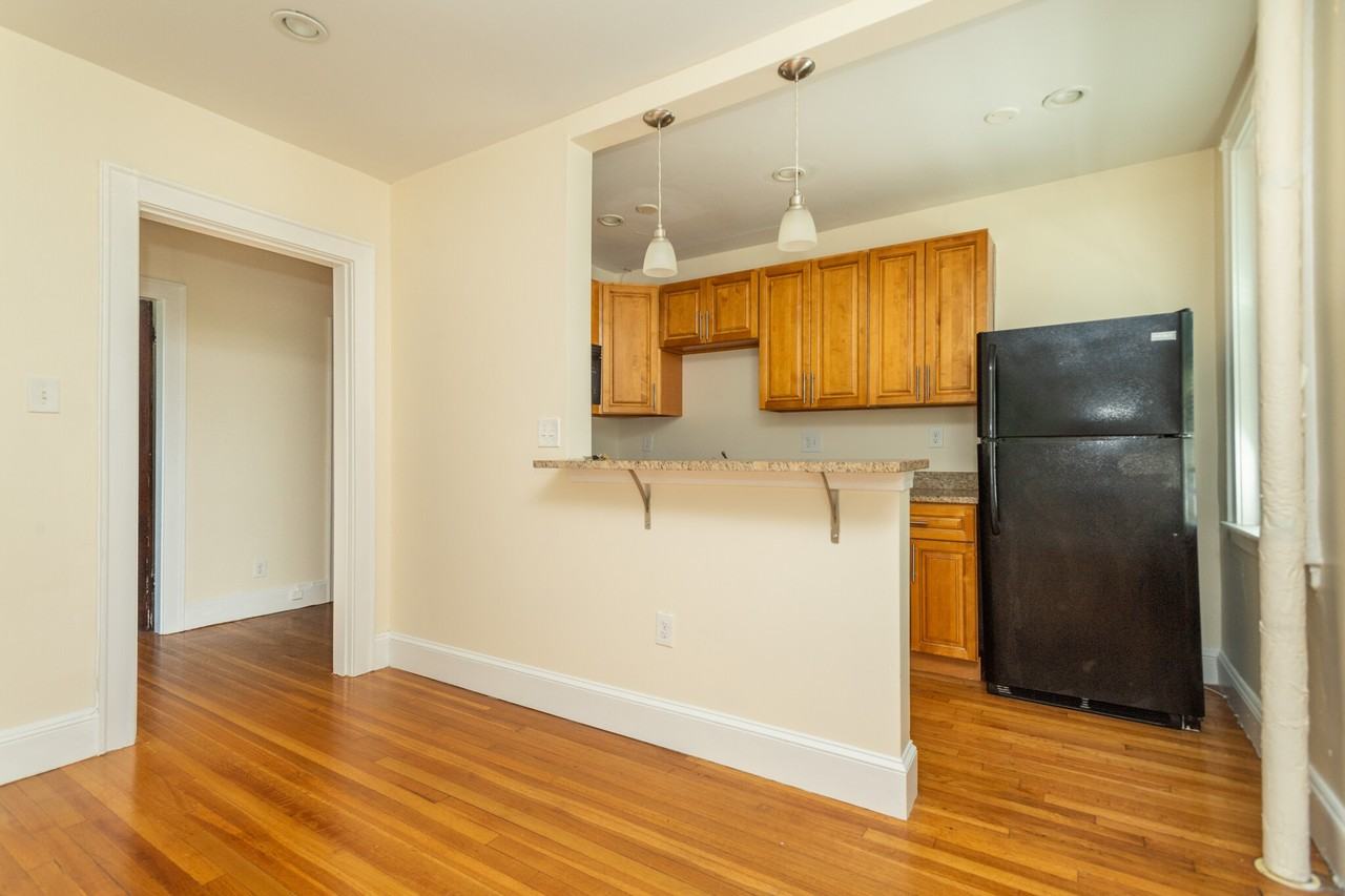 138 Highland Ave #15 - Photo 7 of 10
